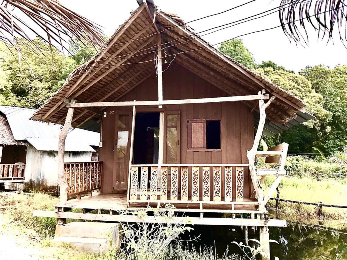 Frog Garden Hut Hotel Koh Phayam Luaran gambar
