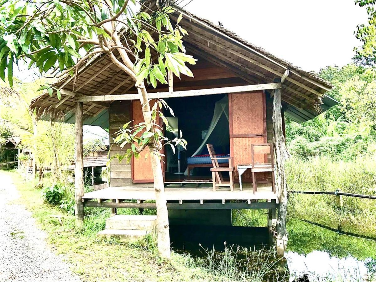 Frog Garden Hut Hotel Koh Phayam Luaran gambar